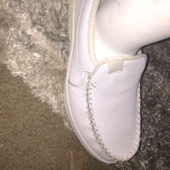 DC Villan Slip On Leather Skate Shoes - Picture 2 of 5